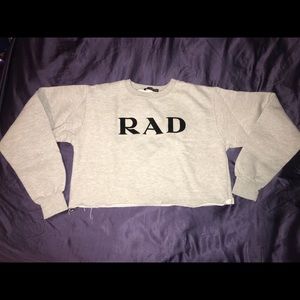 BRANDY MELVILLE CROP CREWNECK SWEATER